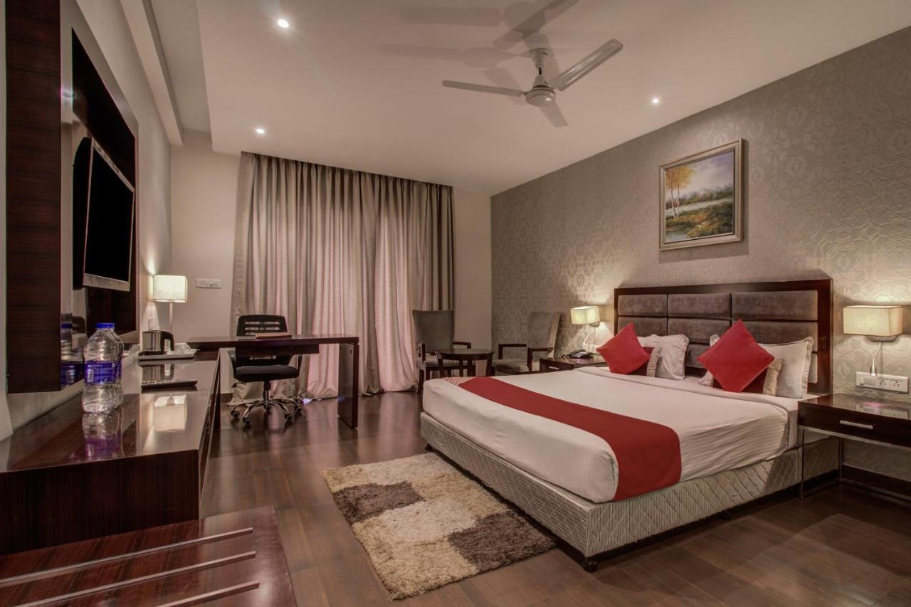 Oyo 3575 The Wave International Hotel Jamshedpur Eksteriør billede